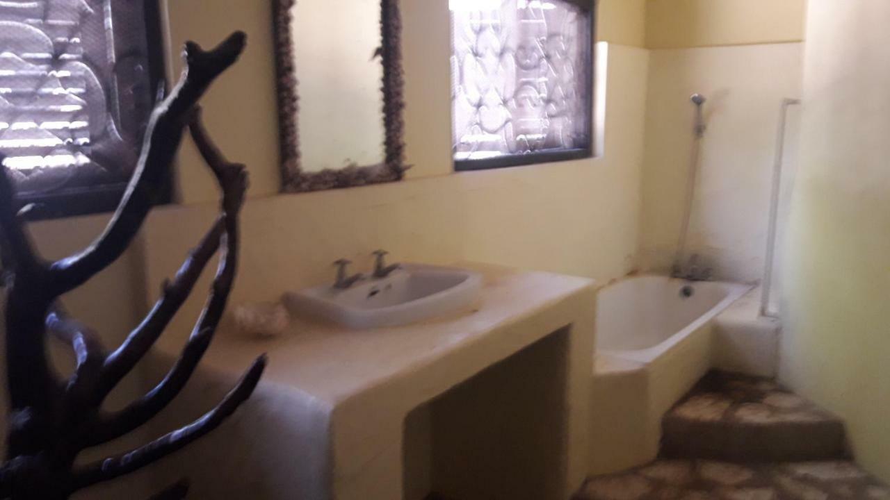 Kiloran Funzi House Bed & Breakfast Exterior photo